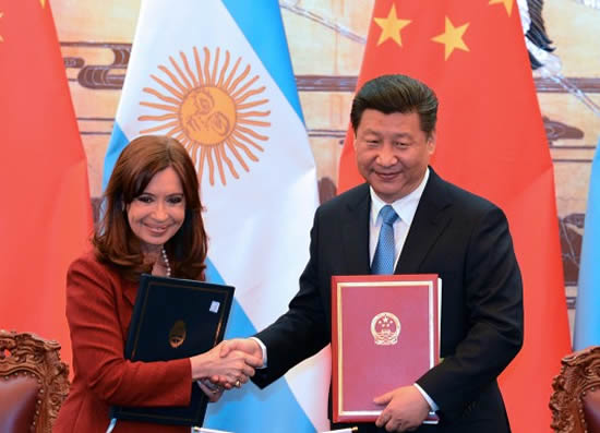 Empresas chinas podrían insertarse en el mercado de los combustibles argentinos