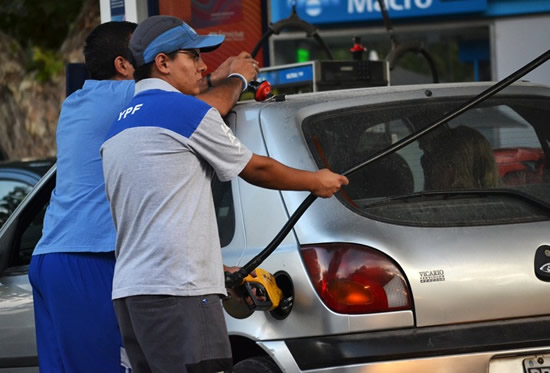Estaciones de servicio de todo el país definen hoy propuesta de aumento salarial