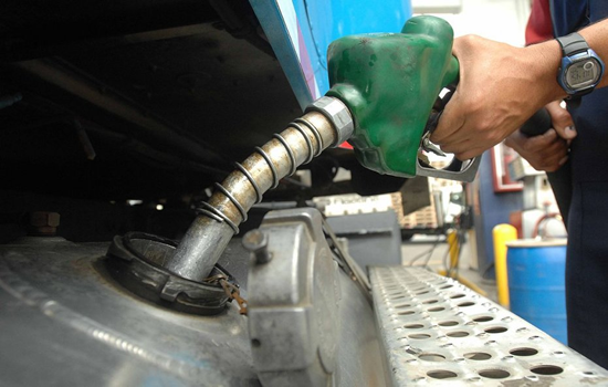Trabajadores y estaciones analizan reclamar un adicional a la venta de combustible para solventar nuevos gastos derivados de la actividad