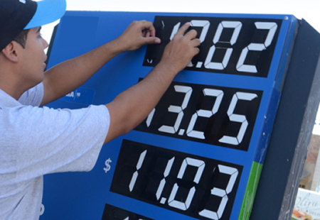 Consumidores en alerta por aumentos de precios de los combustibles
