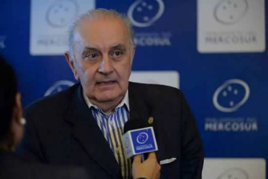 Insisten con fomentar nuevas estaciones de servicio y unificar el precio de las naftas en todo el país