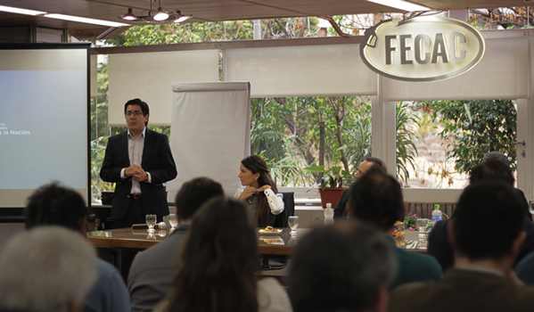 Compromiso de expendedores con la responsabilidad ambiental y la capacitación
