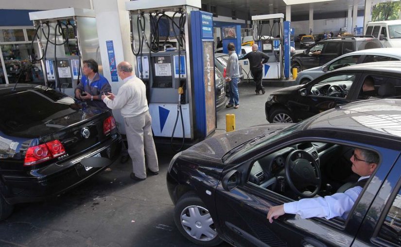 ¿Cómo se sostienen las estaciones de servicio en un país donde la caída del consumo no deja de caer?