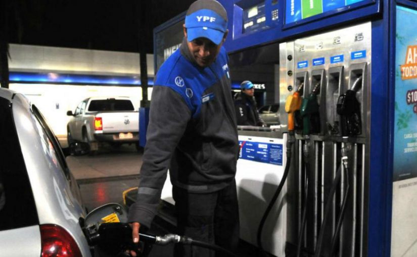 Las estaciones de servicio en Tucumán atendieron con normalidad