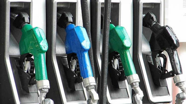 Por la Reforma Tributaria, bajó la incidencia de los impuestos en los combustibles