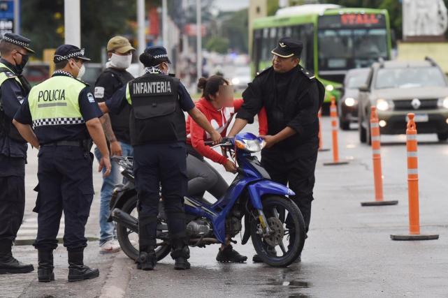 Los empleados de EESS también rechazan la ley contra el motoarrebato