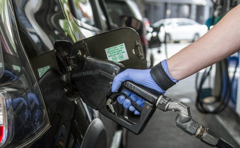 El gobierno otorga incentivos a las petroleras para evitar faltantes de combustibles